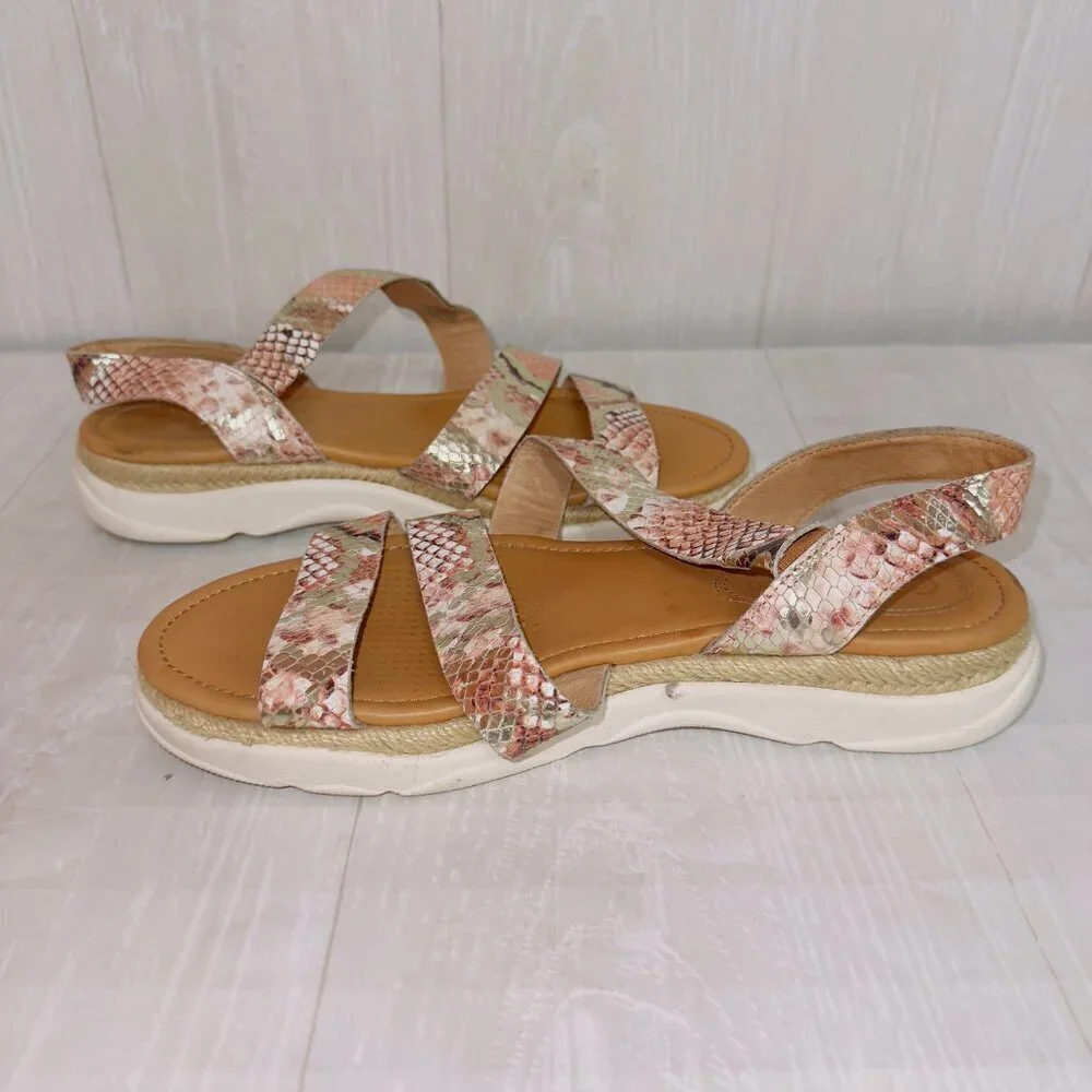 Corso Como Women's Yasha Casual Sport Sandal size US 9